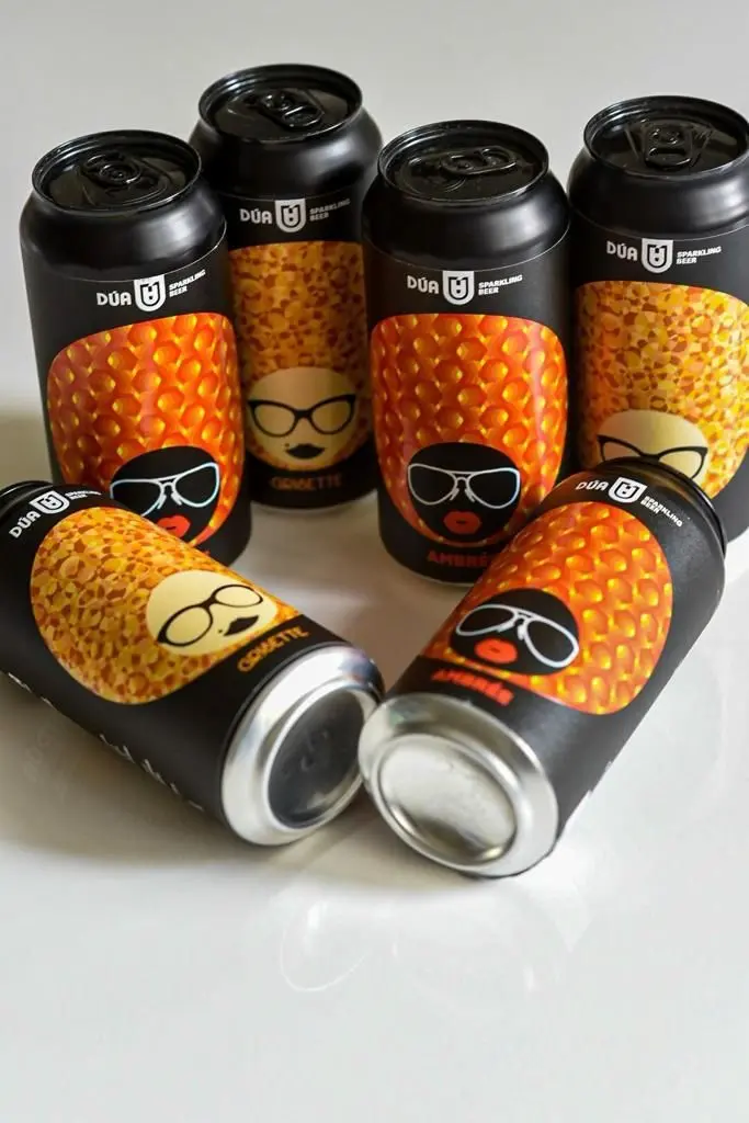 Latas de Dúa Grissette y Dúa Ambré. Foto de Miguel Rivas @thebeertrekker